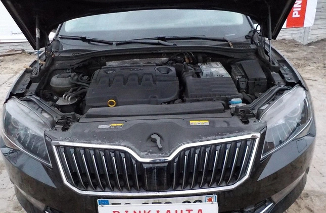 Skoda Superb cena 37900 przebieg: 405193, rok produkcji 2017 z Krynki małe 407